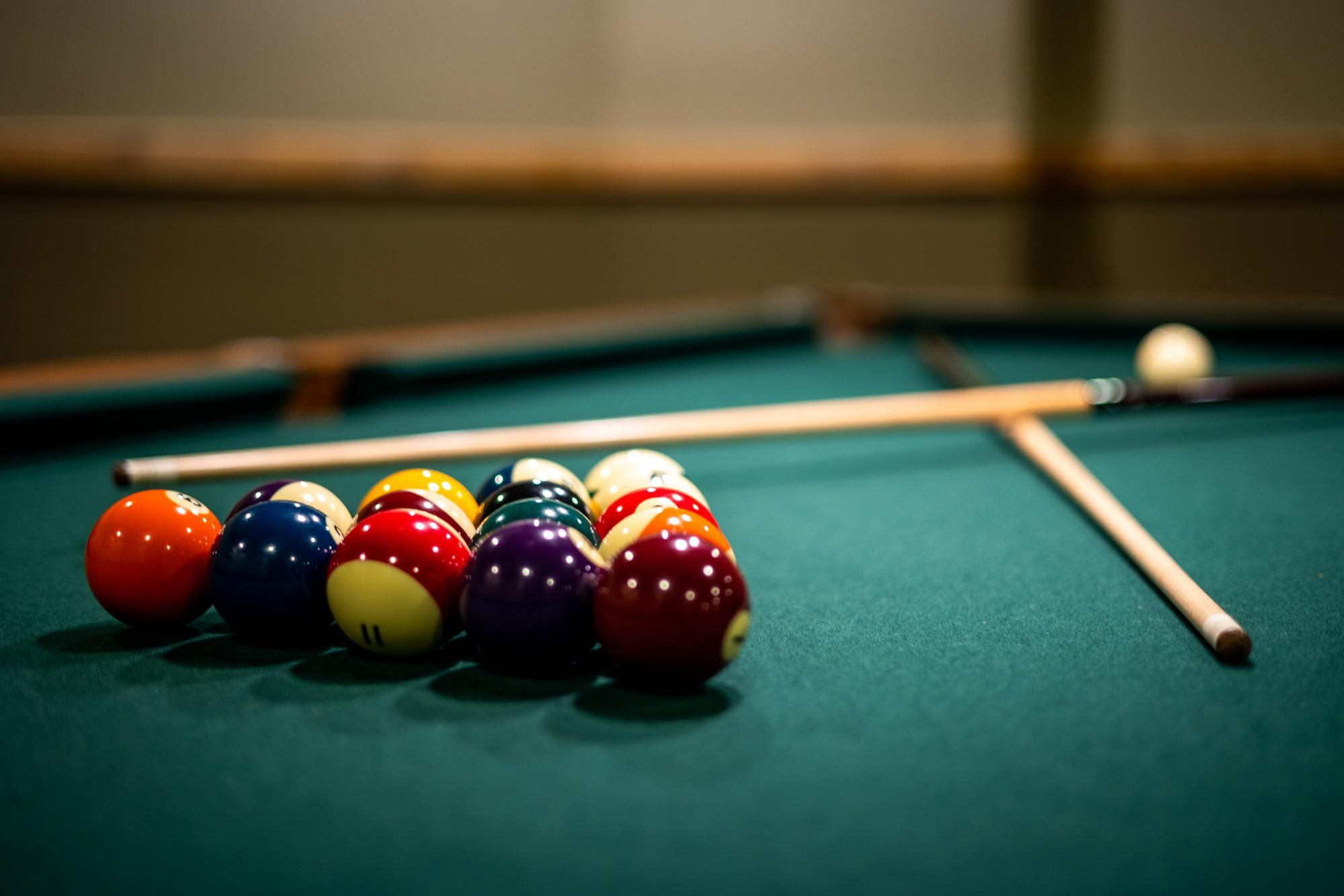 Fasilitas Penunjang Tempat Billiard. Sumber: freepik.com