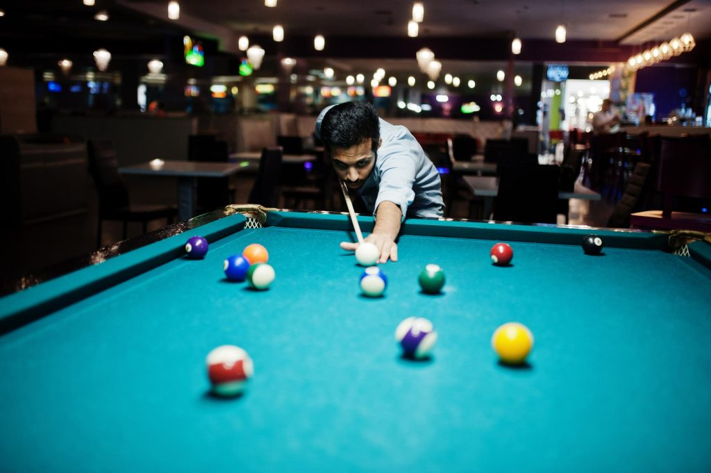 Tips Buka Bisnis Billiard. Sumber: freepik.com