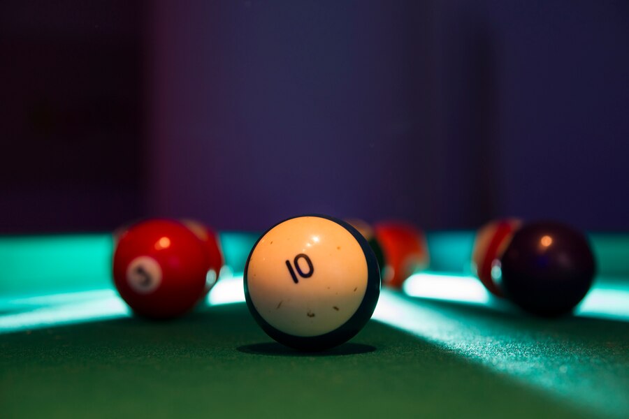 Solusi Teknologi Bisnis Billiard. Sumber: freepik.com