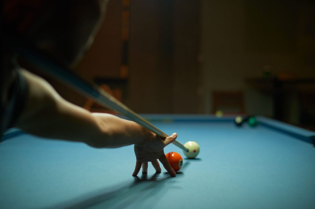 Tips Memilih Meja Billiard. Sumber: freepik.com