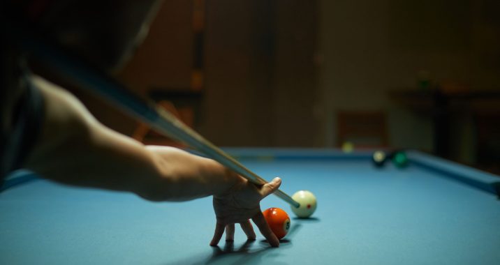 Tips Memilih Meja Billiard. Sumber: freepik.com