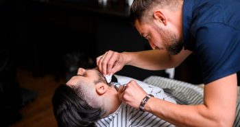 Cara Membuka Usaha Barbershop. Sumber: freepik.com